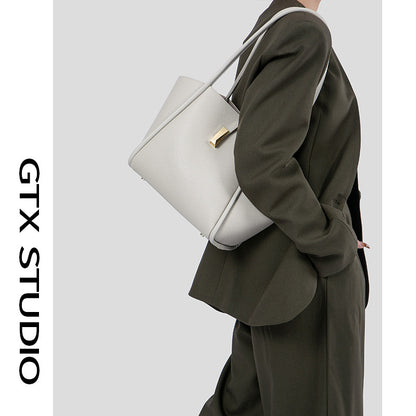 Niche tote bag
