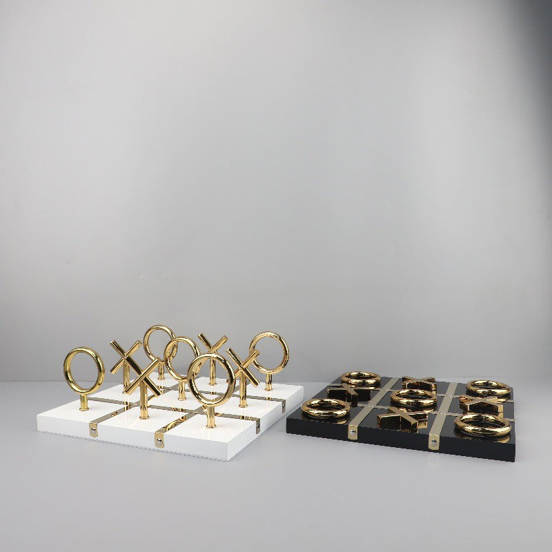 Nine-square grid chessboard ornament