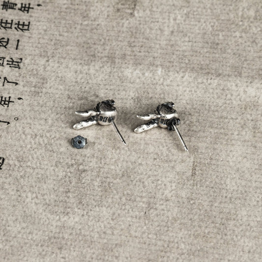 Non-mainstream rabbit stud earrings