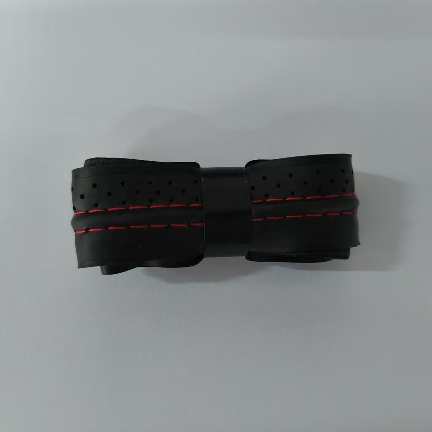 Non-slip grip strap