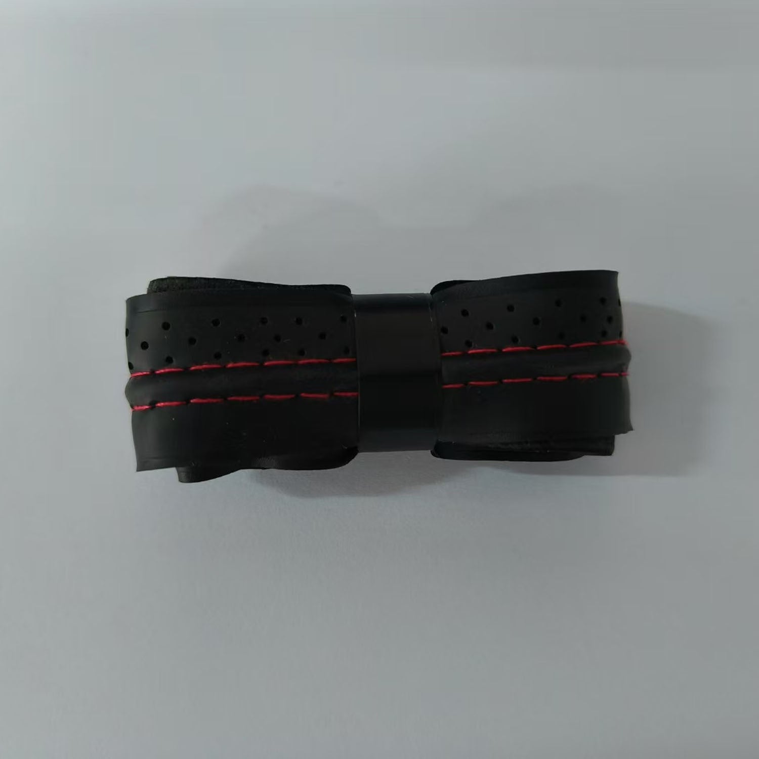 Non-slip grip strap
