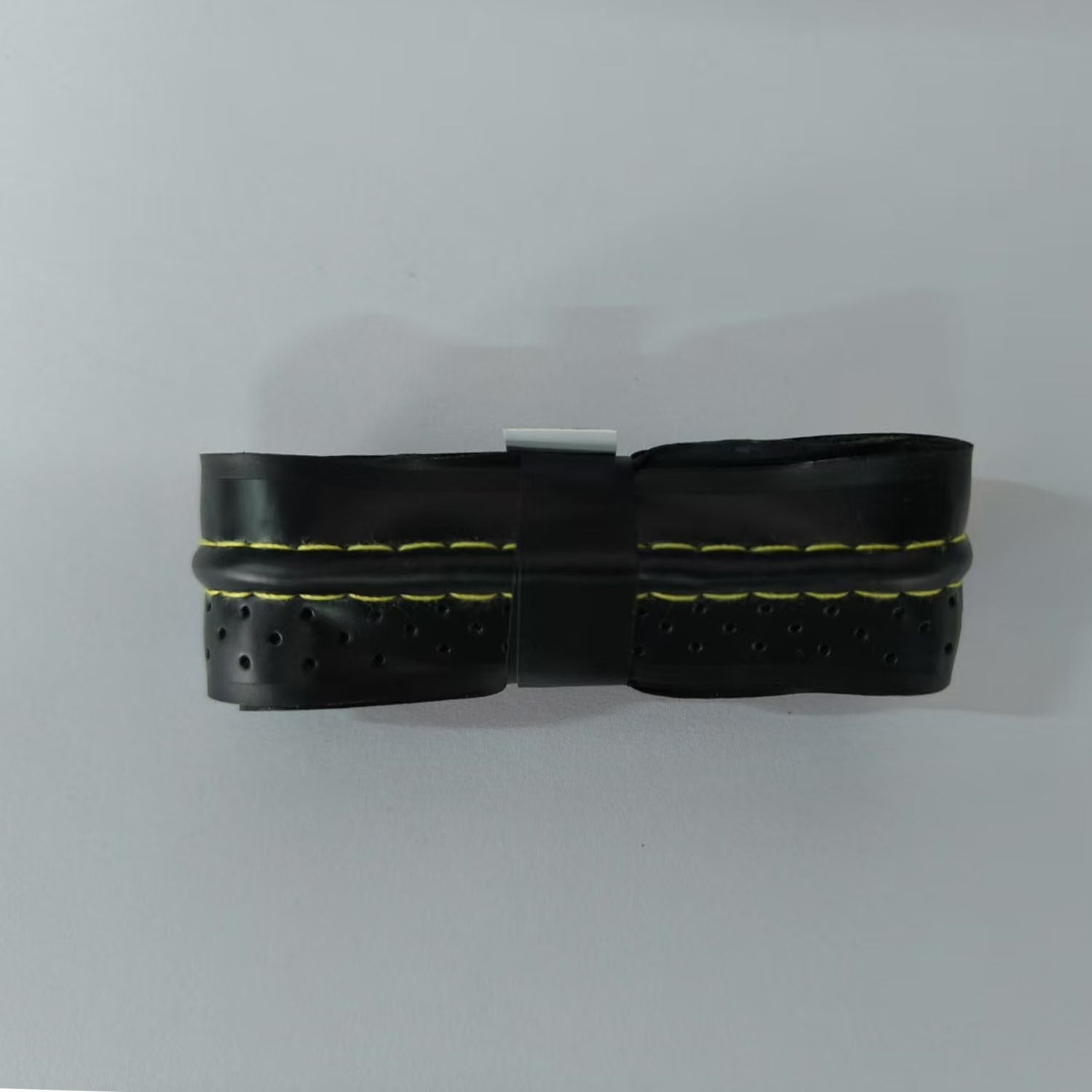 Non-slip grip strap