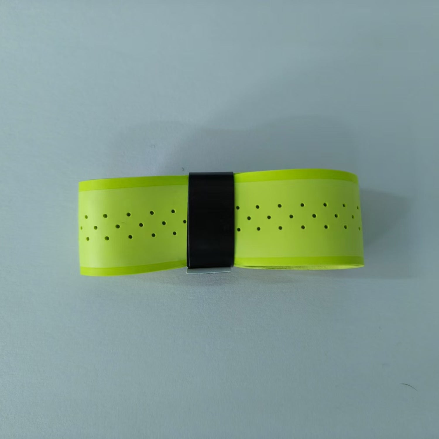 Non-slip grip strap