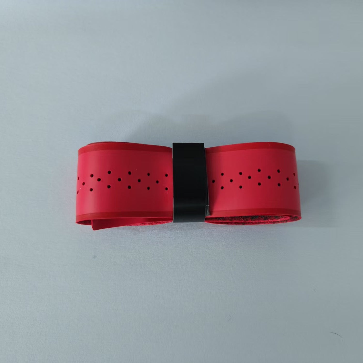 Non-slip grip strap