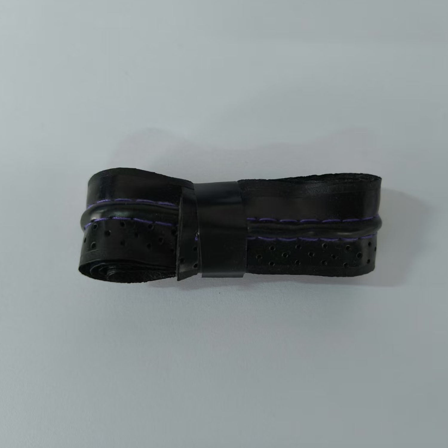 Non-slip grip strap