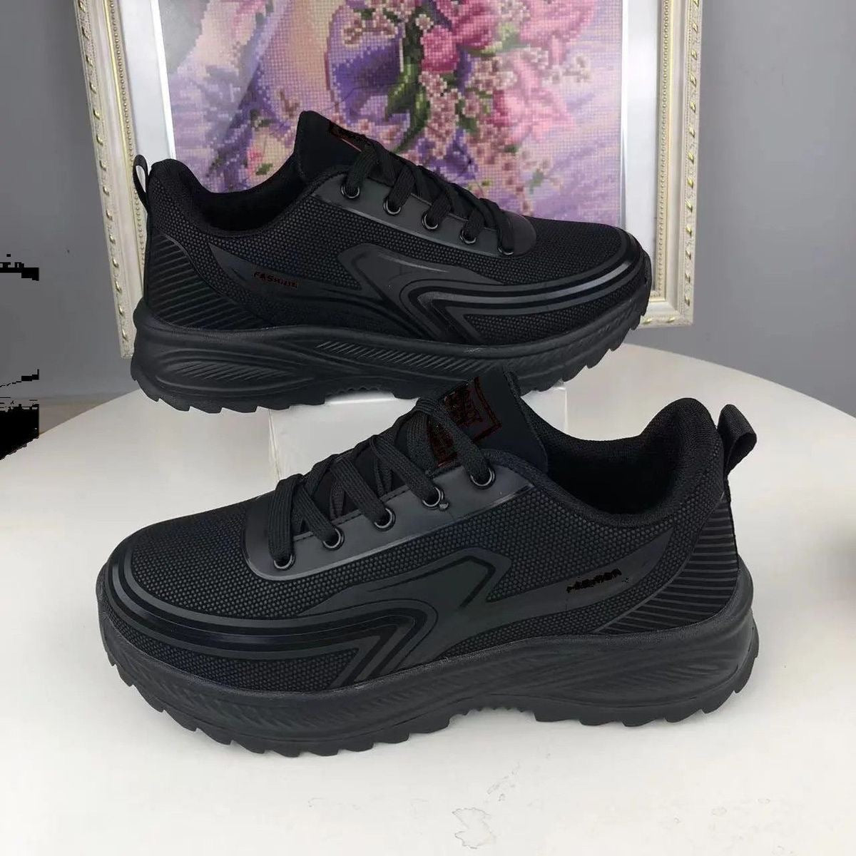 Non-slip sneakers
