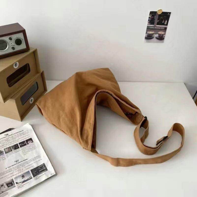 Nostalgic Casual Shoulder Bag