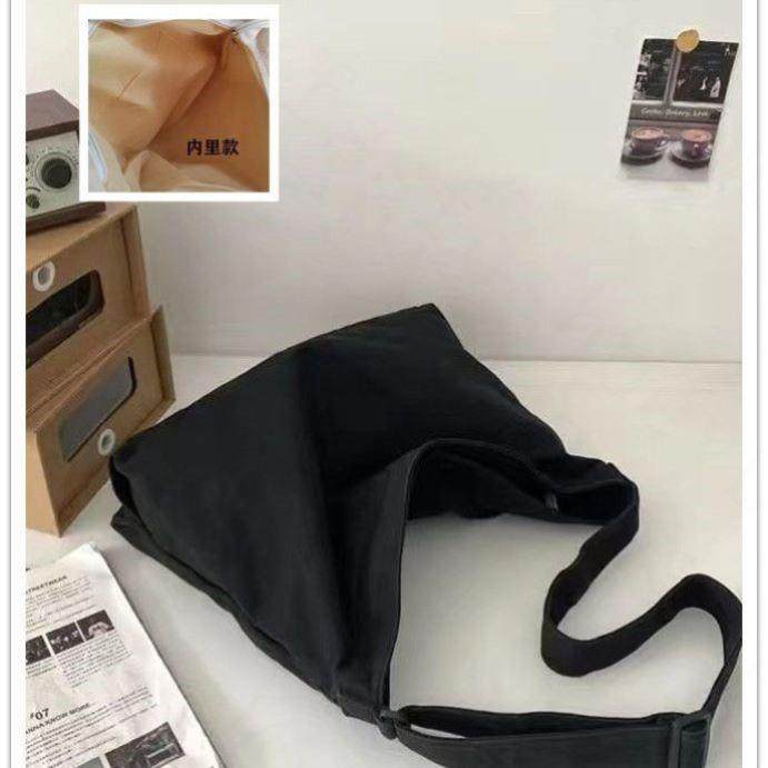 Nostalgic Casual Shoulder Bag