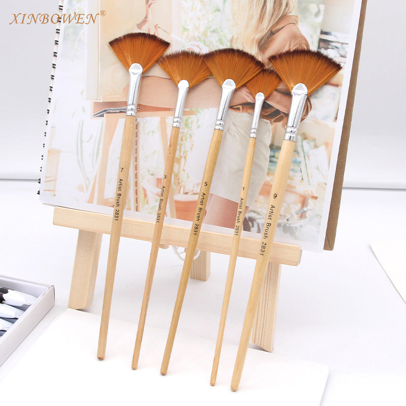 Nylon bristle fan-shaped brush