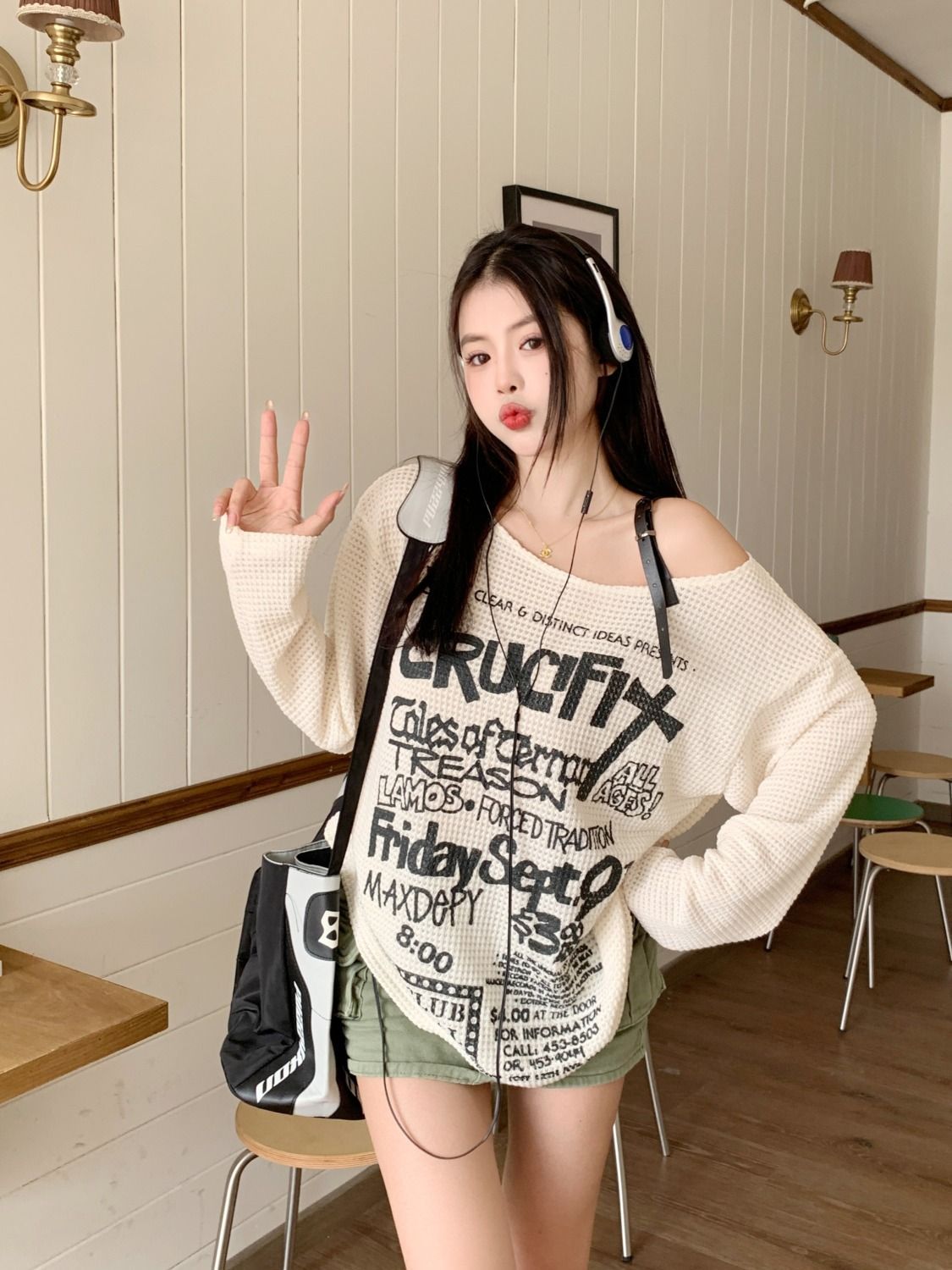 Off-Shoulder Letter Print Loose Fit T-Shirt