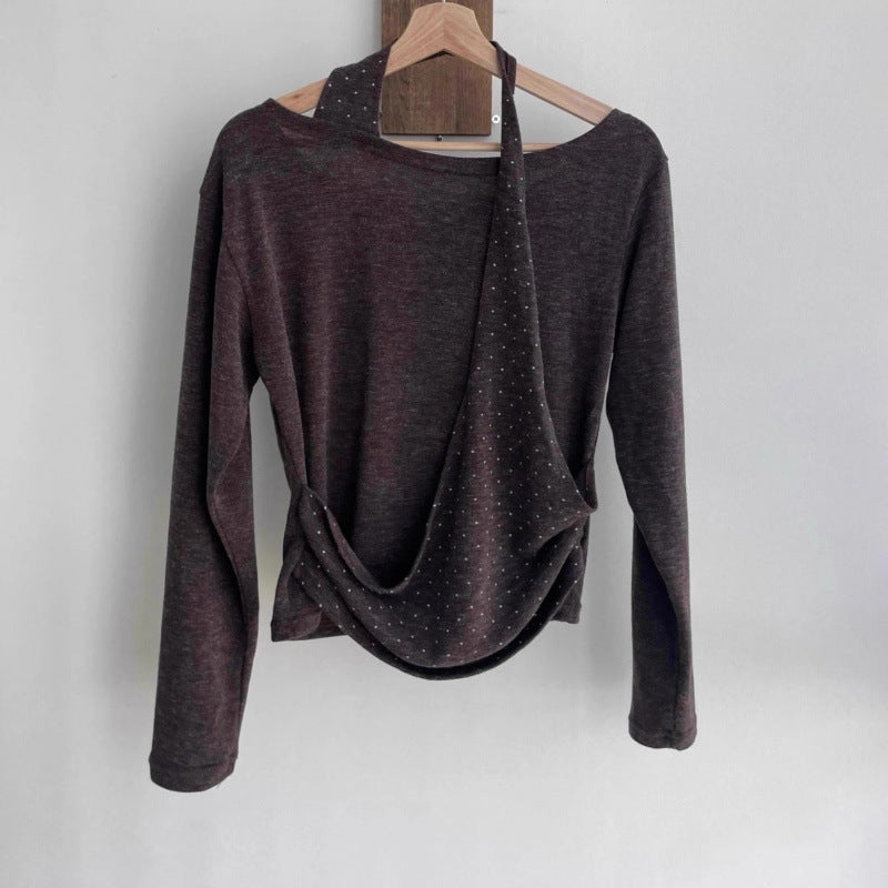off-shoulder long-sleeved T-shirt