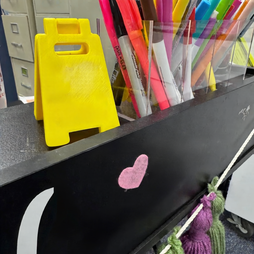 Office famous quotes, logo decorations and small ornaments