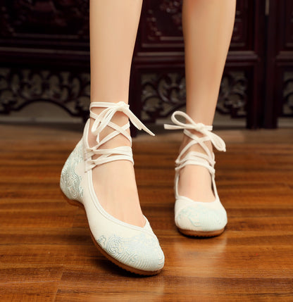 Old Beijing Women's Embroidered Cloth Shoes Low Heel Antique Hanfu Shoes