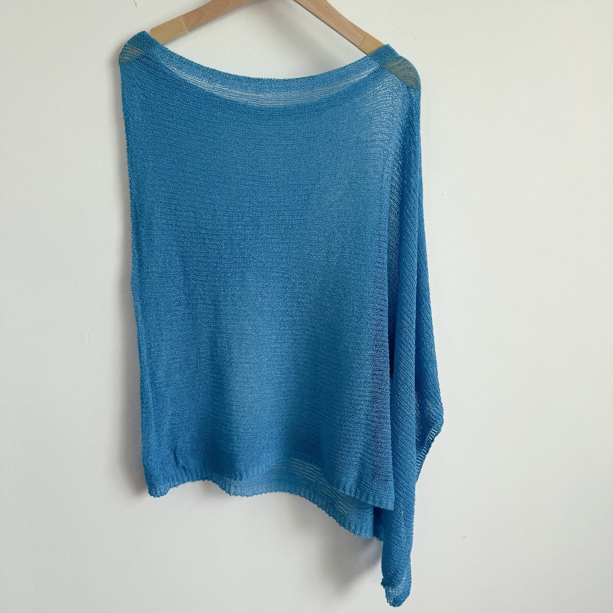 One-piece halter shawl