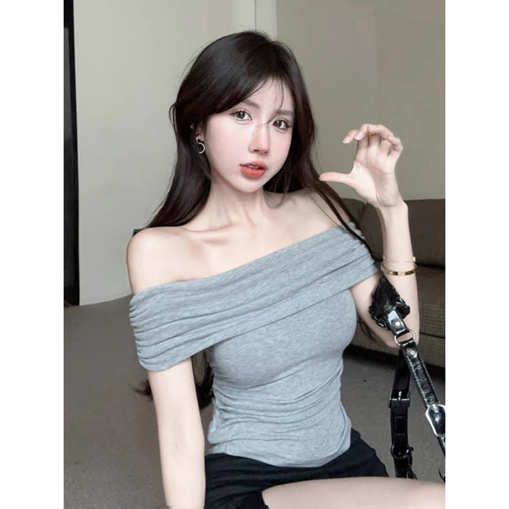 One-shoulder short-sleeved T-shirt