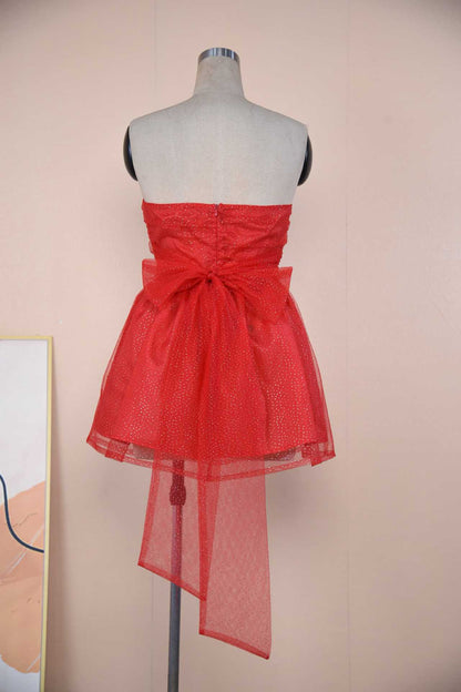 One-shoulder strapless puffy dress