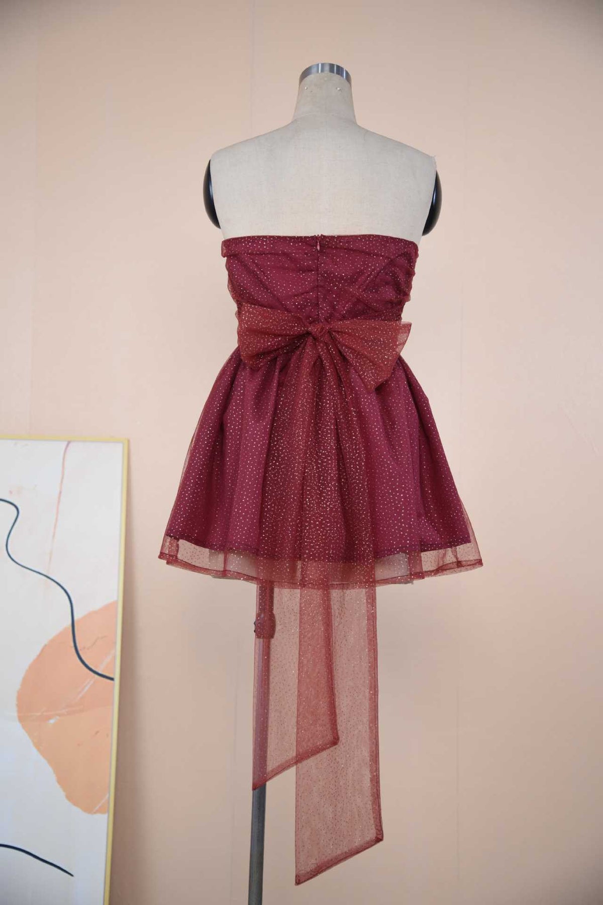 One-shoulder strapless puffy dress