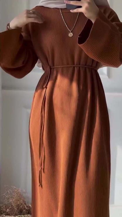 One-step dress with a knitted round-neck pullover and puffed sleeves