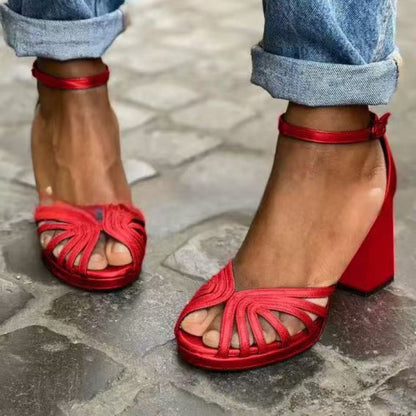 Open-toe strap sandals