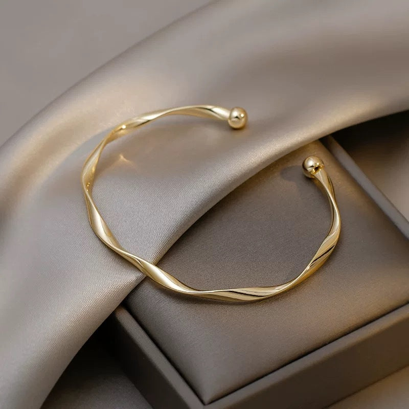 Open Twist Smooth Metal Bracelet