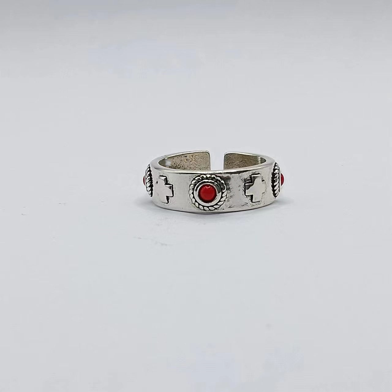 Opening adjustable ring