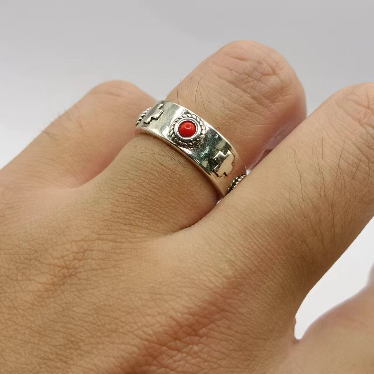 Opening adjustable ring