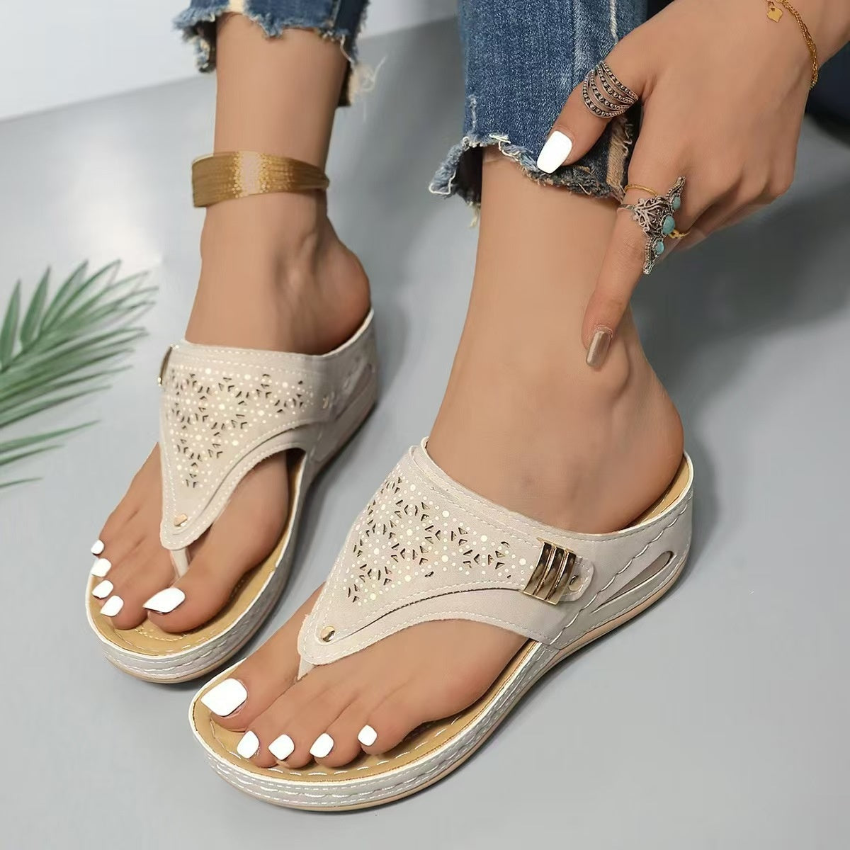 Outdoor flip-flops