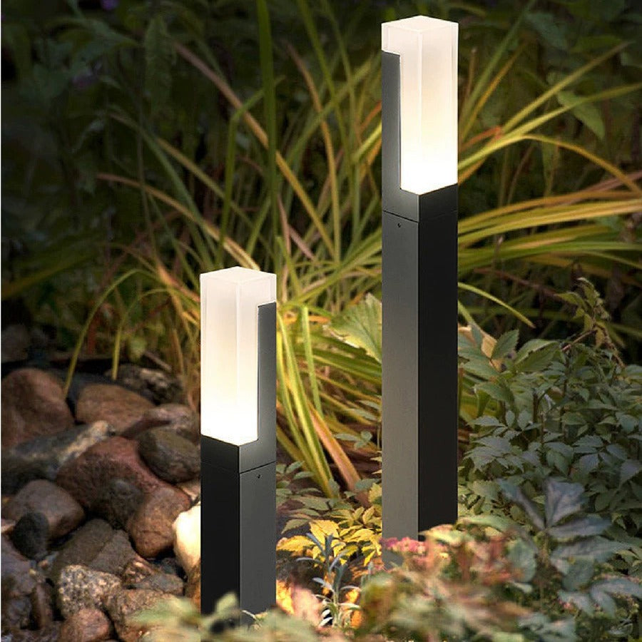 outdoor lawn light