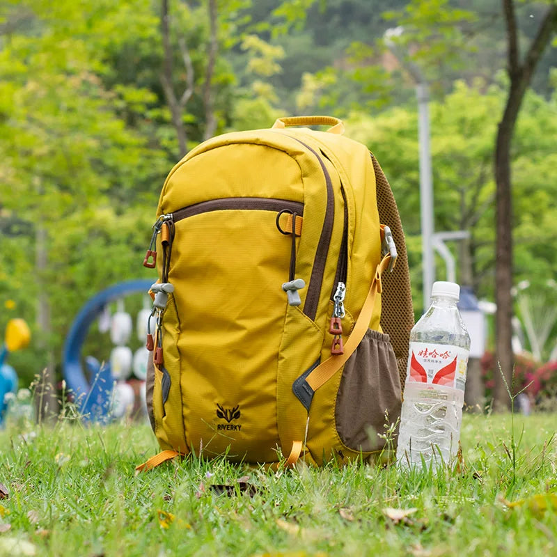 Outdoor lightweight backpacks