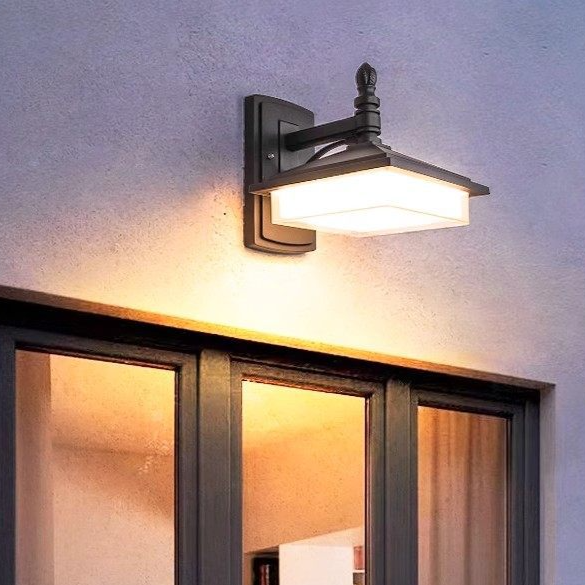 Outdoor wall lamp
