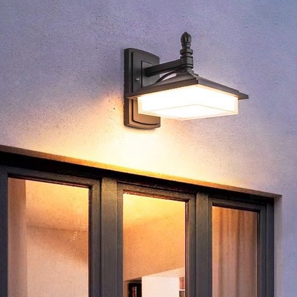 Outdoor wall lamp