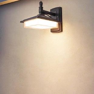 Outdoor wall lamp