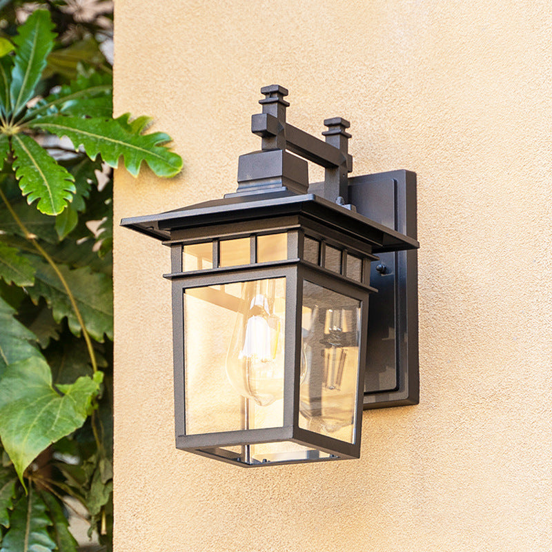 Outdoor wall lamp