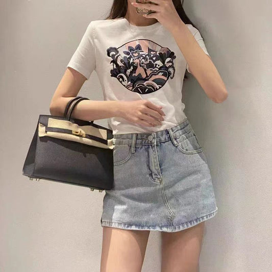 Outer sewn commuter single-shoulder handbag