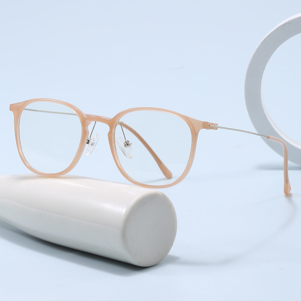 Oval-shaped eyeglass frame