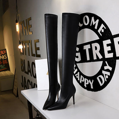 Padded ankle-length boots