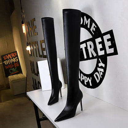 Padded ankle-length boots