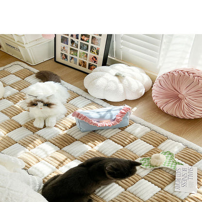 Patterned checkered sofa cushion