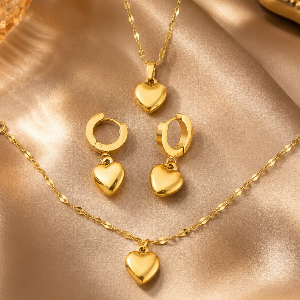 Peach-shaped jewelry heart necklace