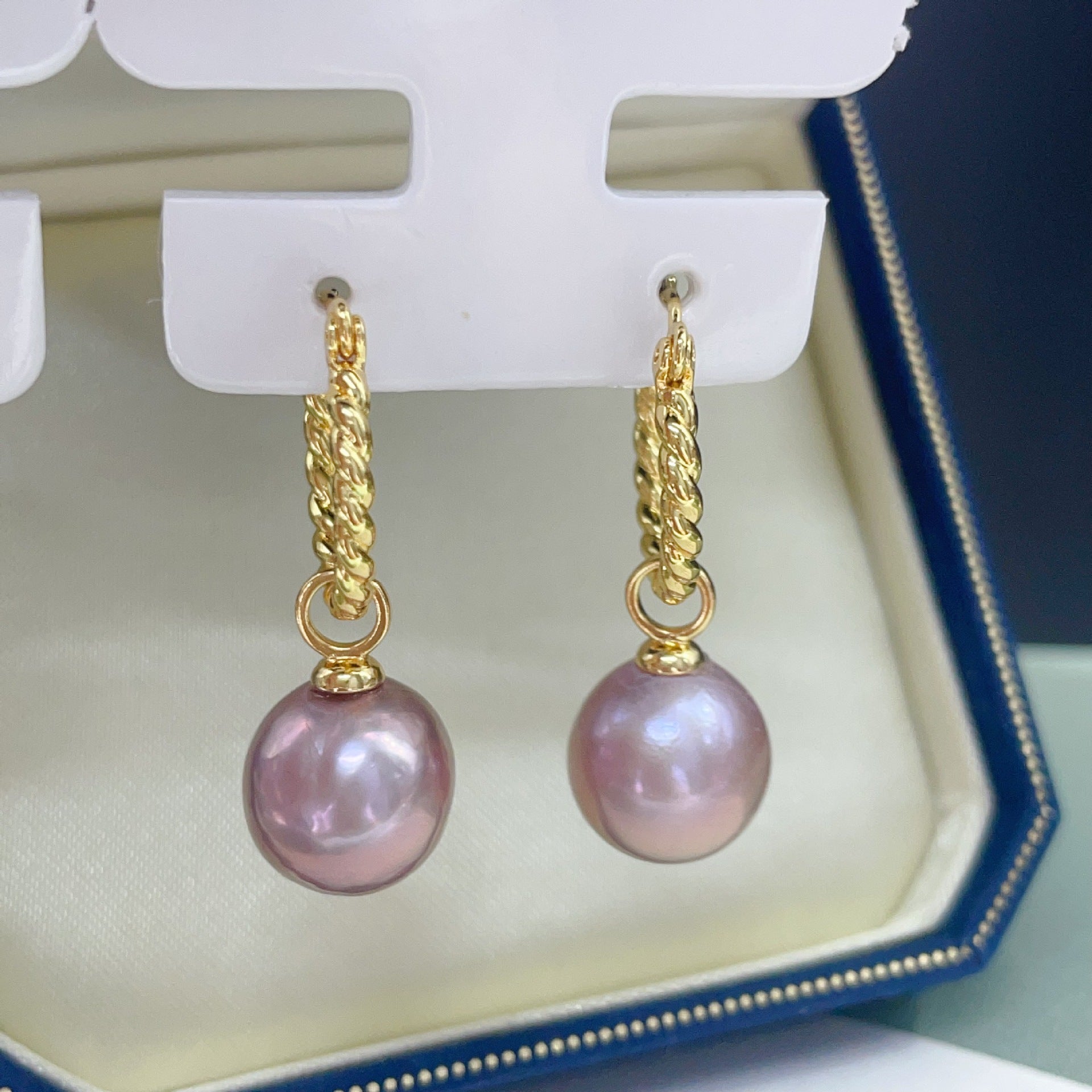Pearl Baroque earbuckle