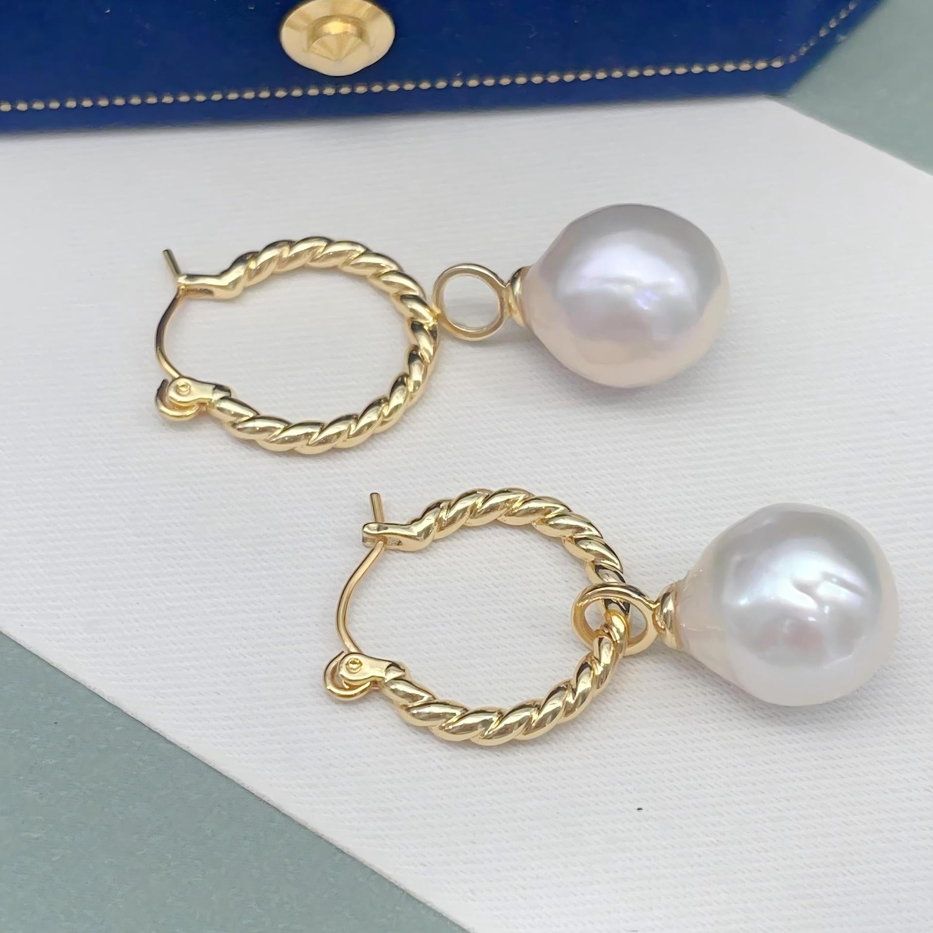 Pearl Baroque earbuckle