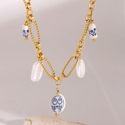 Pearl ceramic pendant necklace