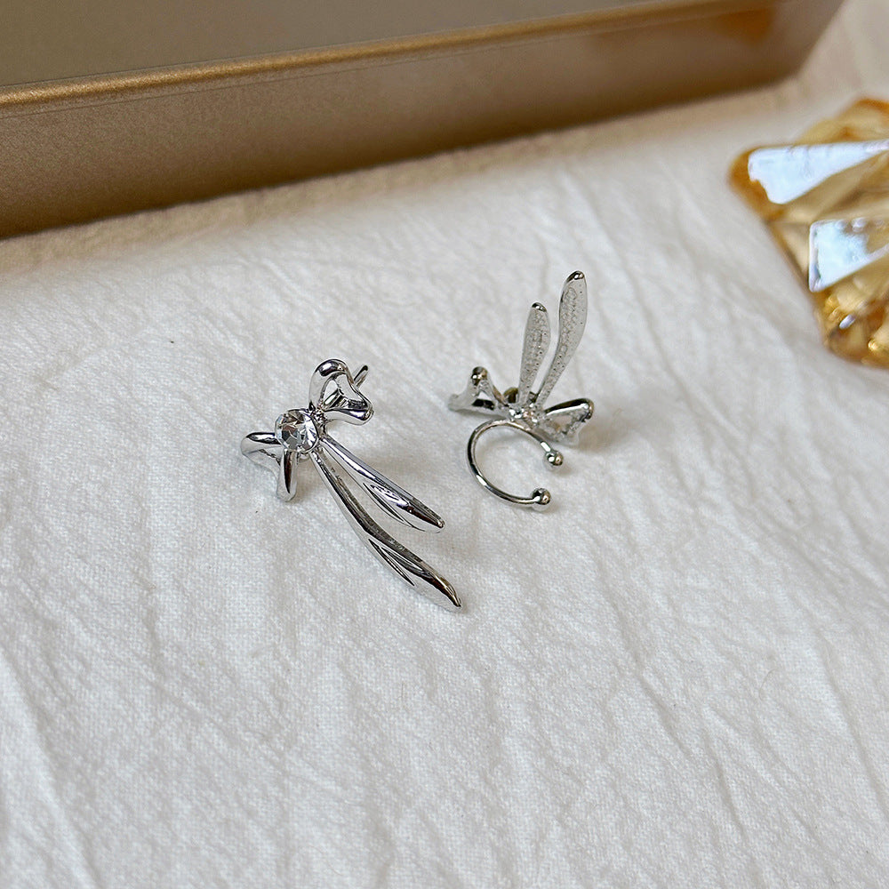 Pearl Ear Clips