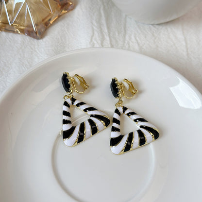 Pearl Ear Clips