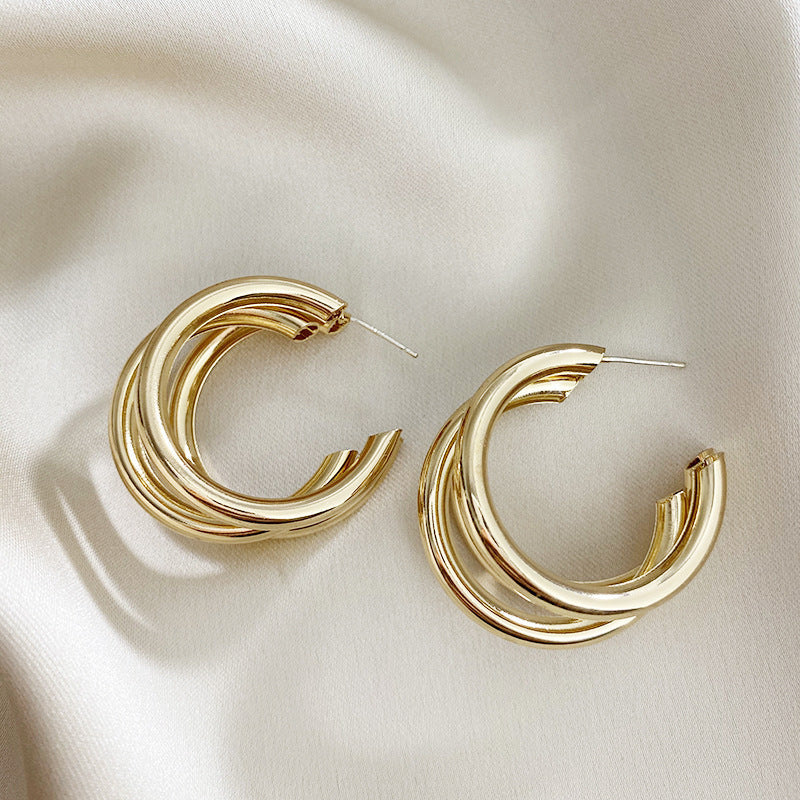 pearl earrings