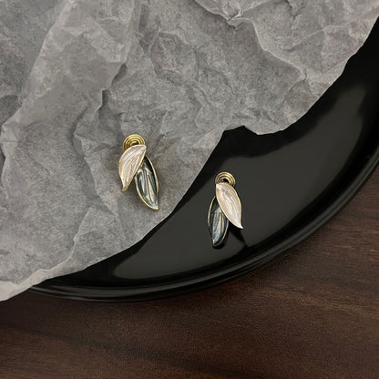 Pearl earrings without pierced ears