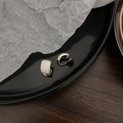 Pearl earrings without pierced ears
