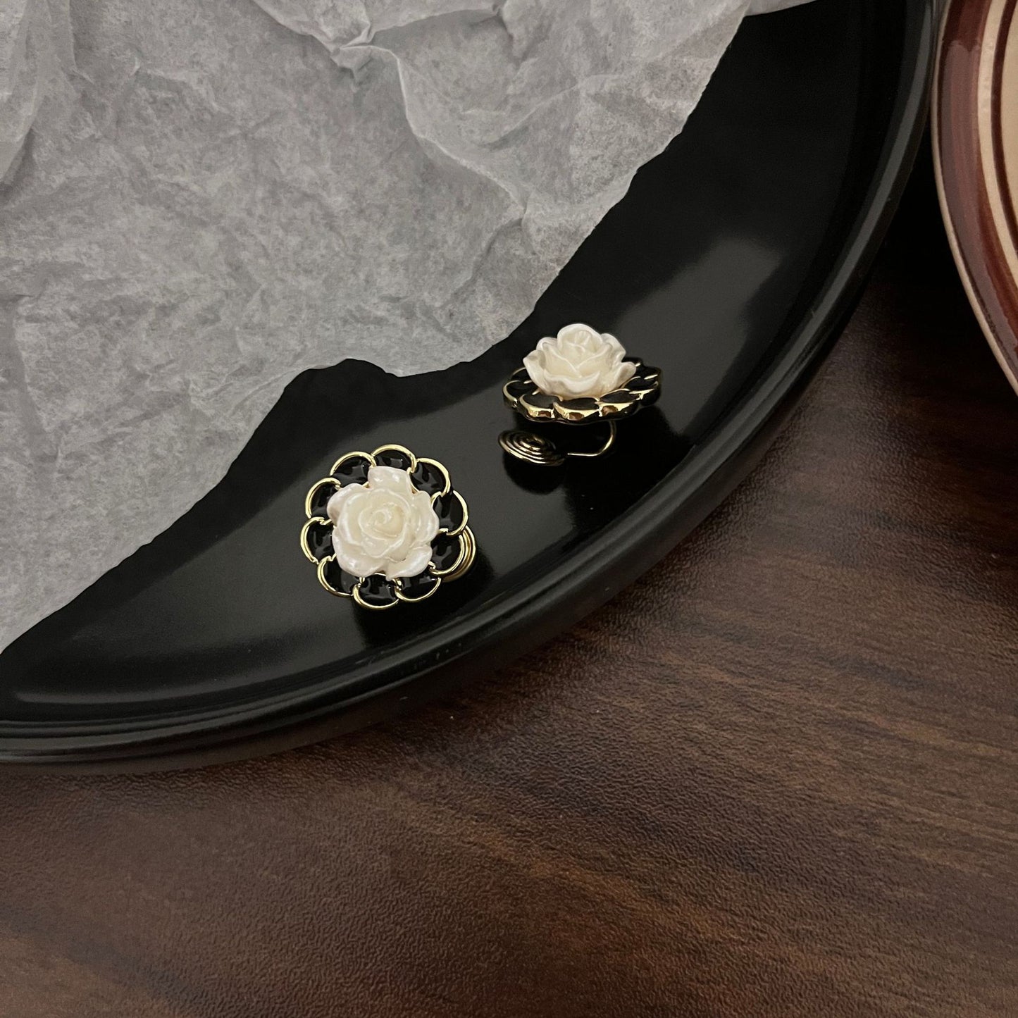 Pearl earrings without pierced ears