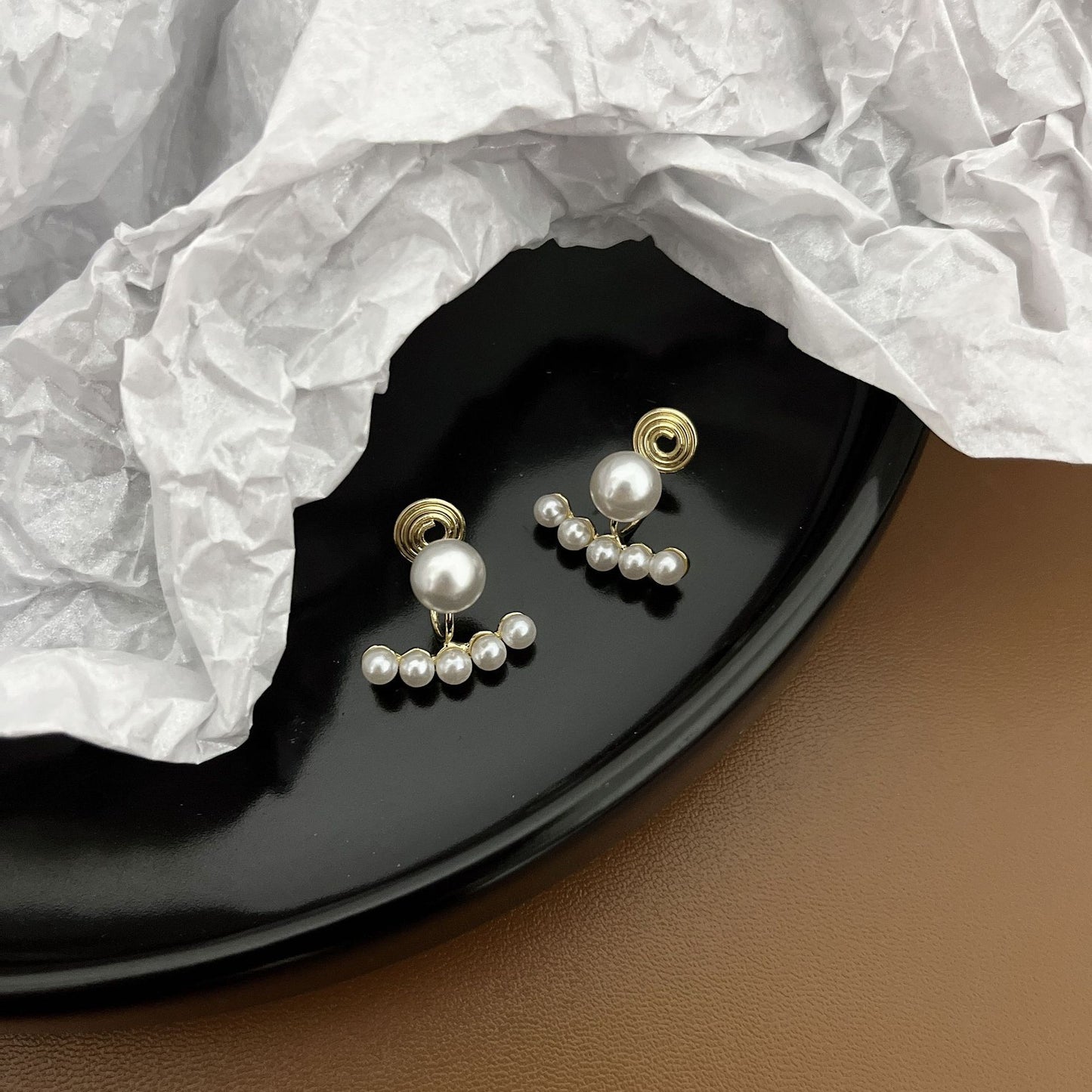 Pearl earrings without pierced ears