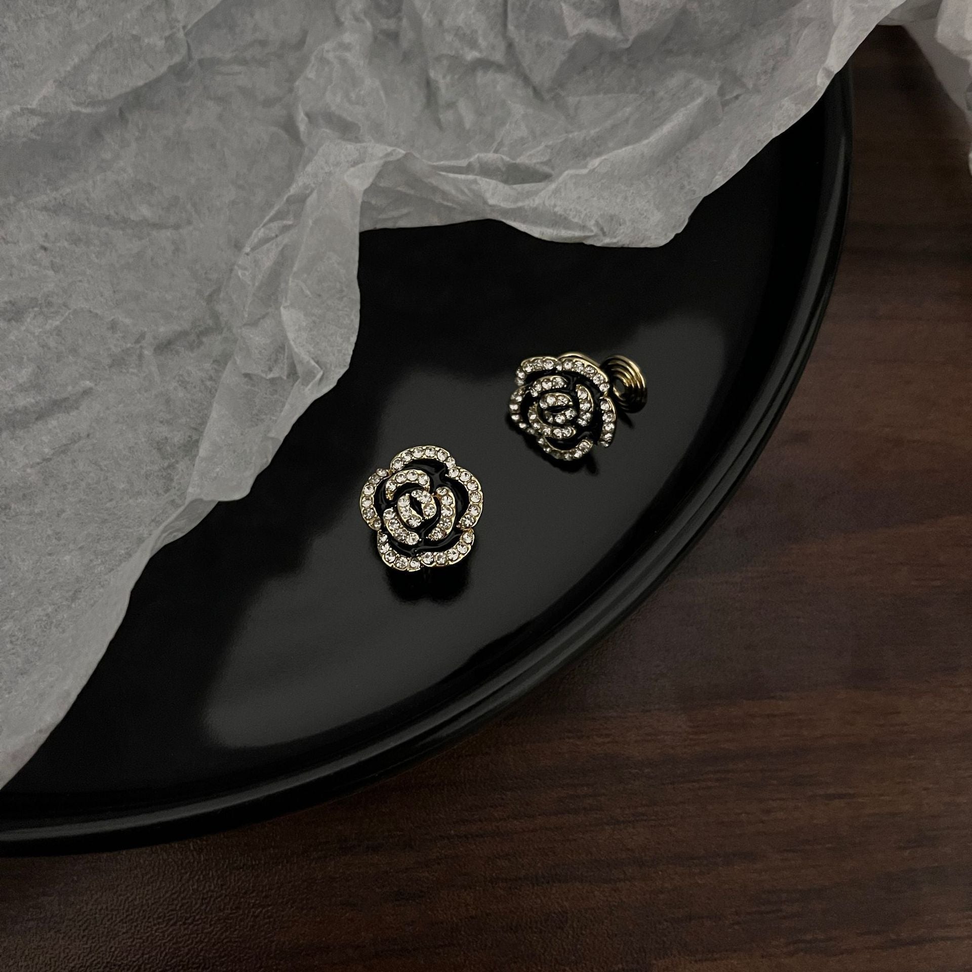 Pearl earrings without pierced ears